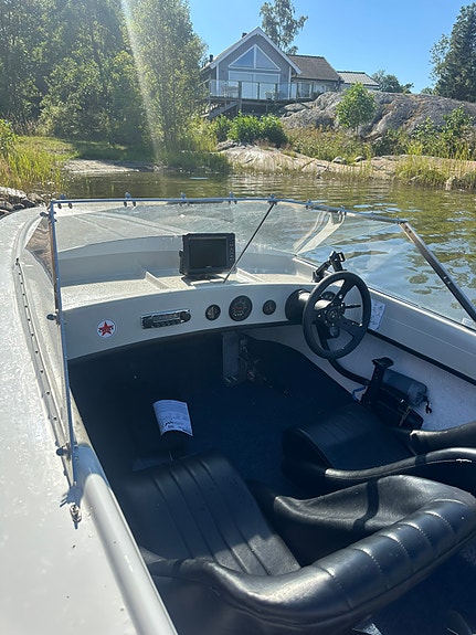 Smuggler 18. Mercury 225 EFI V6 2-takt 4 of 14