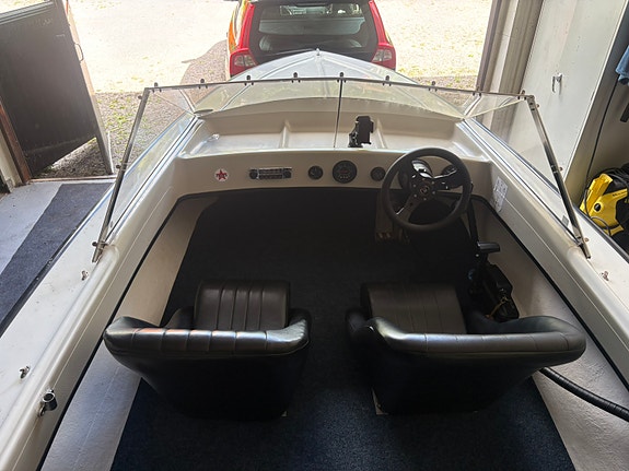 Smuggler 18. Mercury 225 EFI V6 2-takt 11 of 14