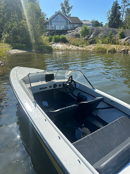 Smuggler 18. Mercury 225 EFI V6 2-takt 2 of 14