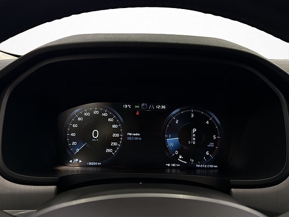 Volvo V90 16 of 30