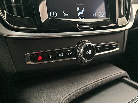 Volvo V90 26 of 30
