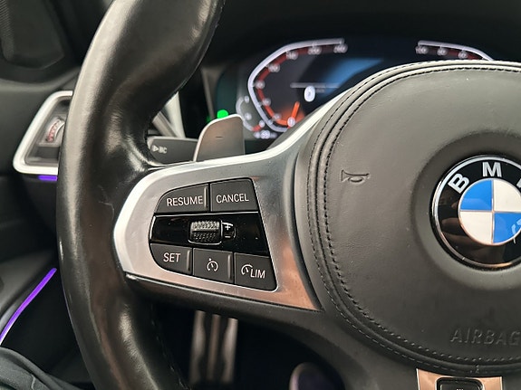 BMW 330i 17 of 30