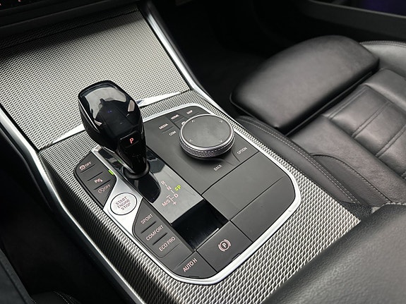 BMW 330i 27 of 30