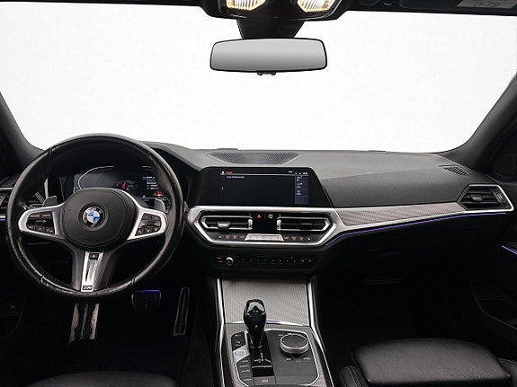 BMW 330i 13 of 30