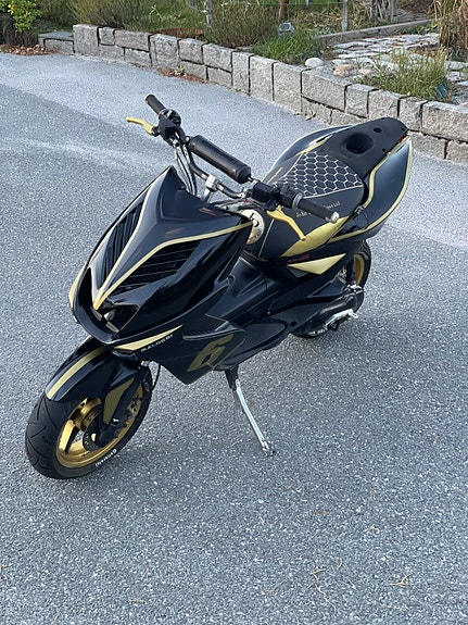 Yamaha Aerox 5 of 10