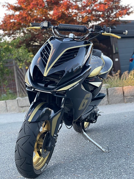 Yamaha Aerox 2 of 10