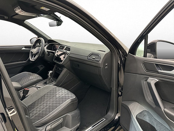 Volkswagen Tiguan 27 of 30
