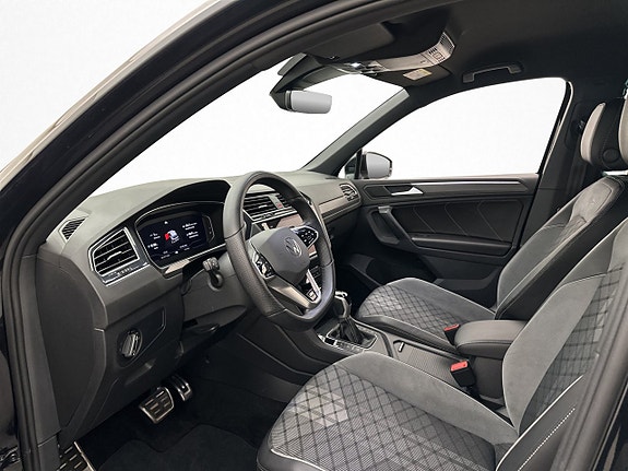 Volkswagen Tiguan 10 of 30