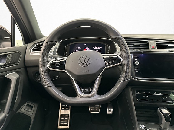Volkswagen Tiguan 13 of 30