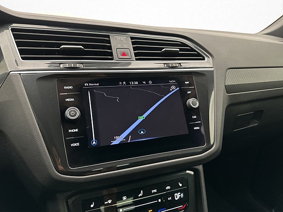 Volkswagen Tiguan 19 of 30
