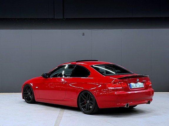 BMW 335i 2 of 12