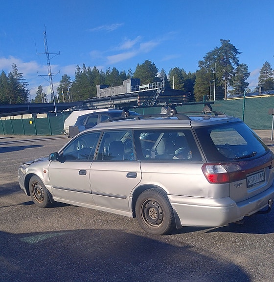 Subaru Legacy 5 of 6
