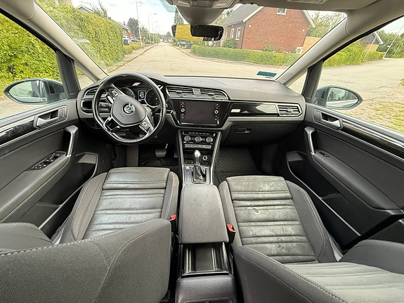 Volkswagen Touran 6 of 6