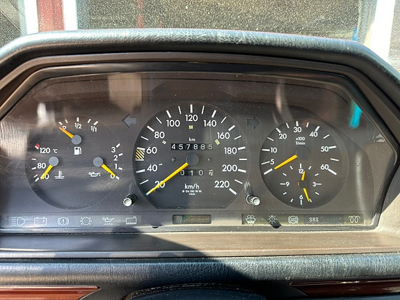 Mercedes-Benz 300 D 10 of 14
