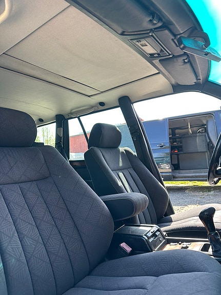 Mercedes-Benz 300 D 9 of 14