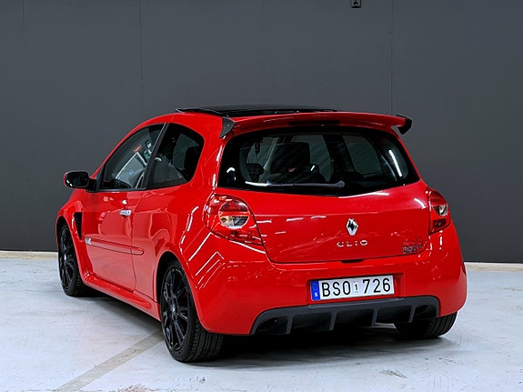 Renault Clio 10 of 14
