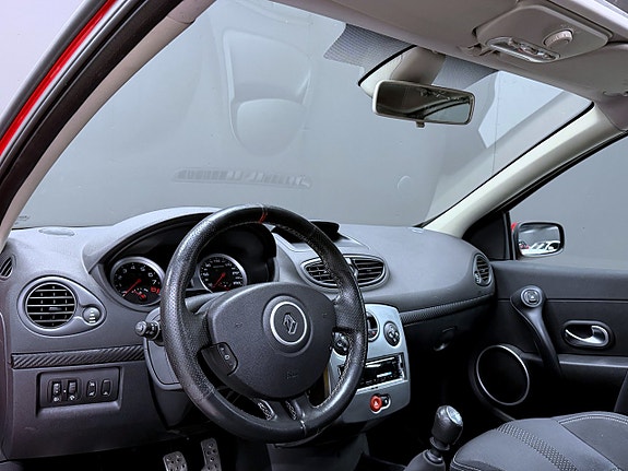 Renault Clio 9 of 14