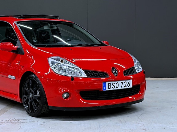 Renault Clio 12 of 14