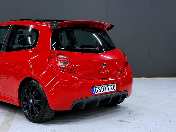 Renault Clio 8 of 14
