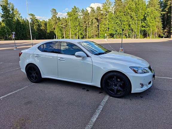Lexus IS250 4 of 11