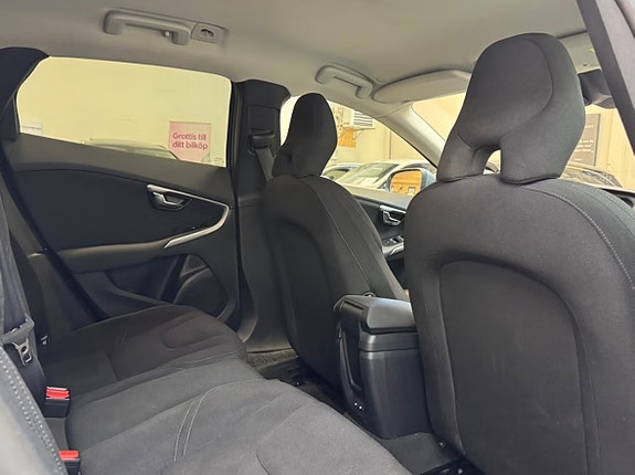 Volvo V40 7 of 8