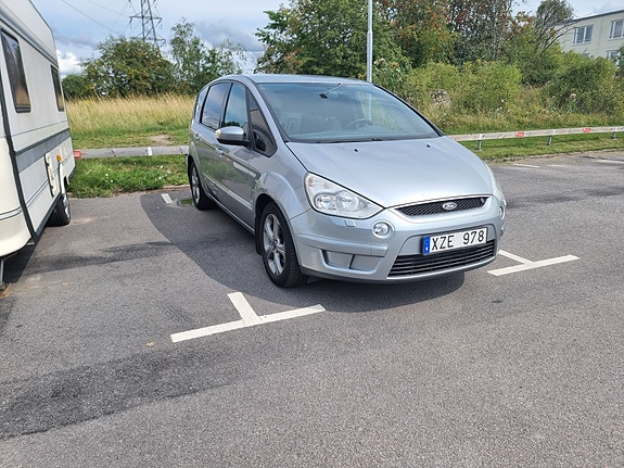 Ford S-MAX 2 of 7