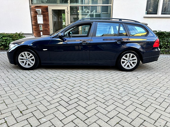 BMW 320d 2 of 6