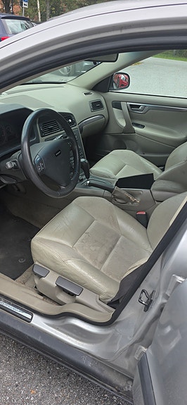 Volvo S60 4 of 5