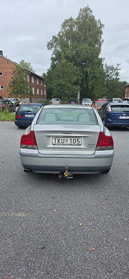 Volvo S60 3 of 5