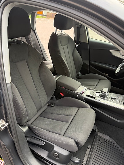 Audi A4 10 of 24