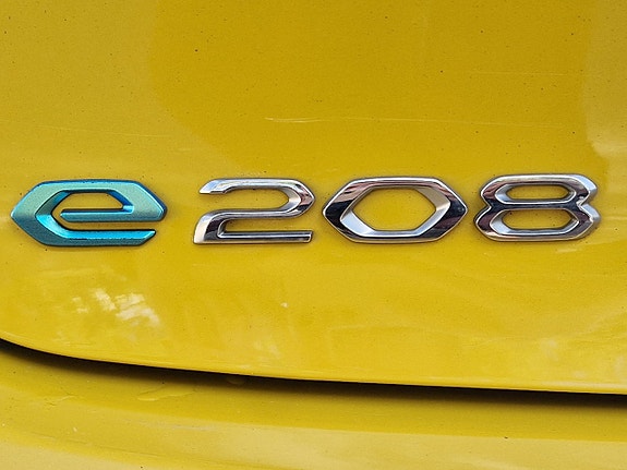 Peugeot e-208 18 of 27