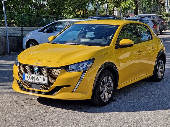 Peugeot e-208 9 of 27
