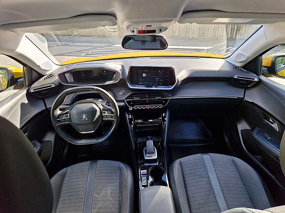 Peugeot e-208 14 of 27