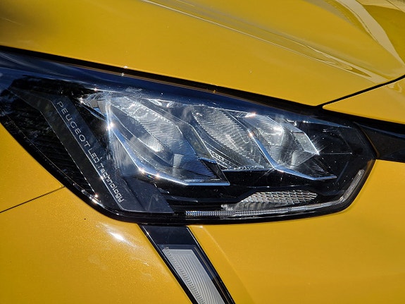 Peugeot e-208 19 of 27