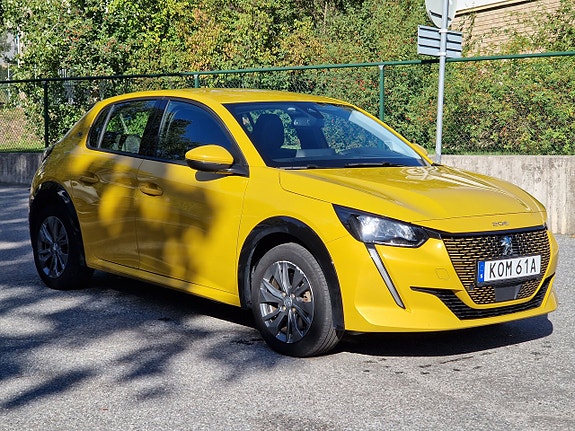 Peugeot e-208 3 of 27
