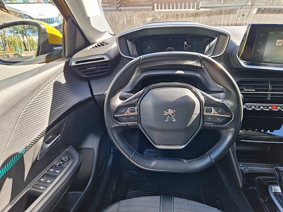 Peugeot e-208 15 of 27