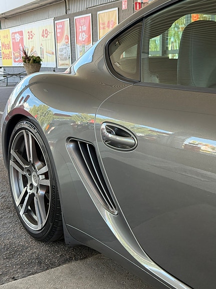 Porsche Cayman S 4 of 8