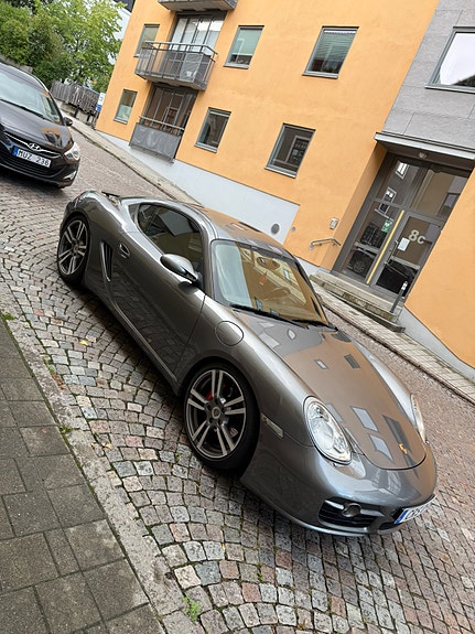 Porsche Cayman S 5 of 8