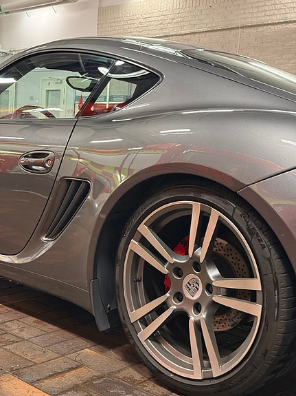 Porsche Cayman S 4 of 9