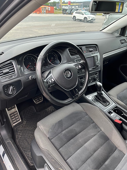 Volkswagen Golf Alltrack 7 of 9