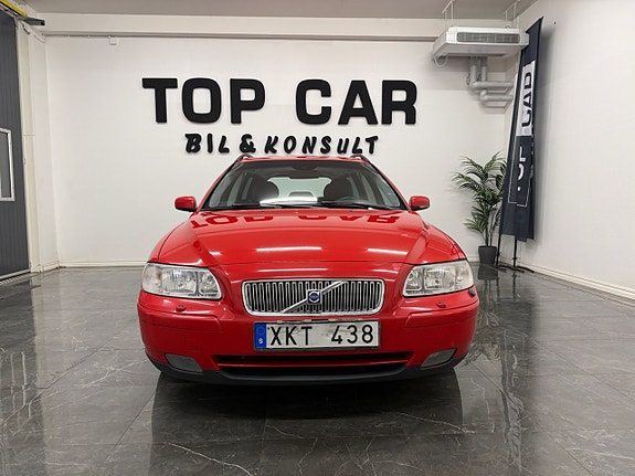 Volvo V70 2 of 10