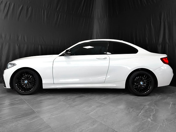 BMW 220d 9 of 30