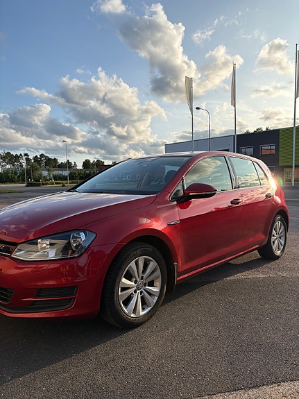 Volkswagen Golf VII 4 of 8