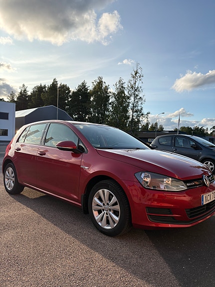 Volkswagen Golf VII 2 of 8