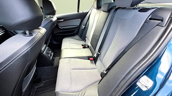 BMW 118d 15 of 16