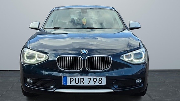 BMW 118d 2 of 16