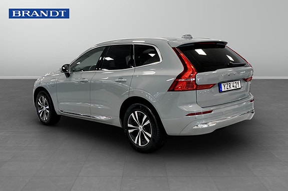 Volvo XC60 2 of 9