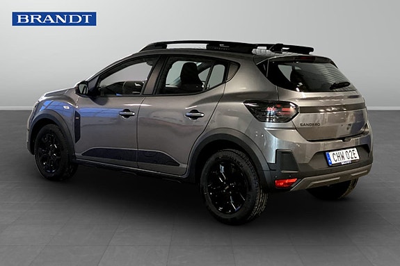 Dacia Sandero Stepway 2 of 9