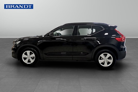 Volvo XC40 3 of 14