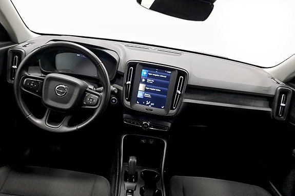 Volvo XC40 4 of 14
